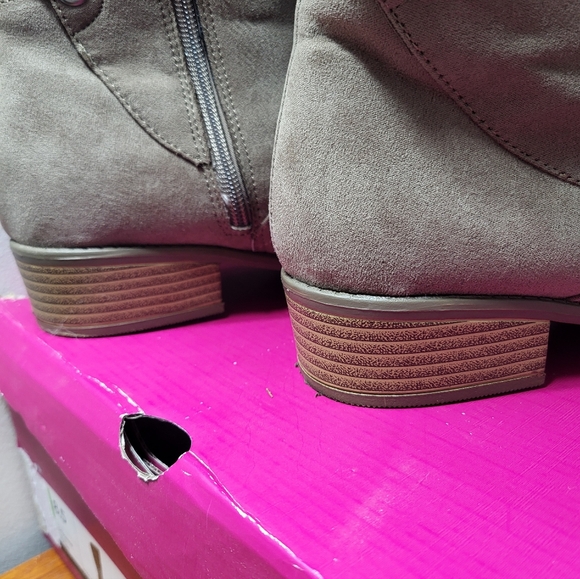 Stylish Tan Suade Lace-Up/Zipper Women's Boots - Picture 6 of 8